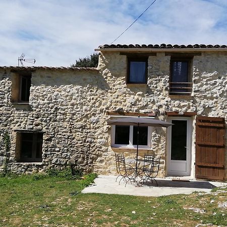 Studio Gard calme et nature Russan Extérieur photo