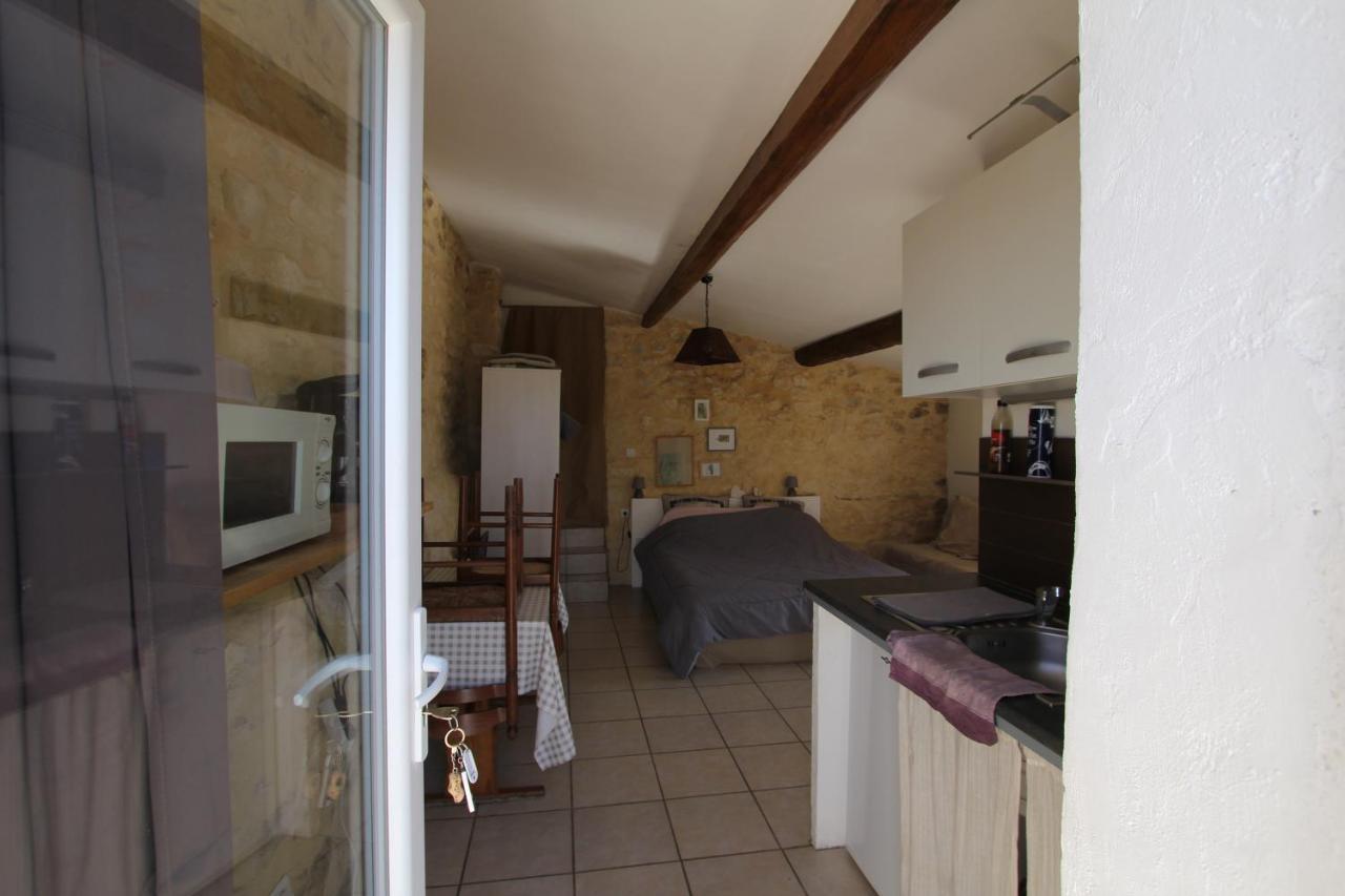 Studio Gard calme et nature Russan Extérieur photo