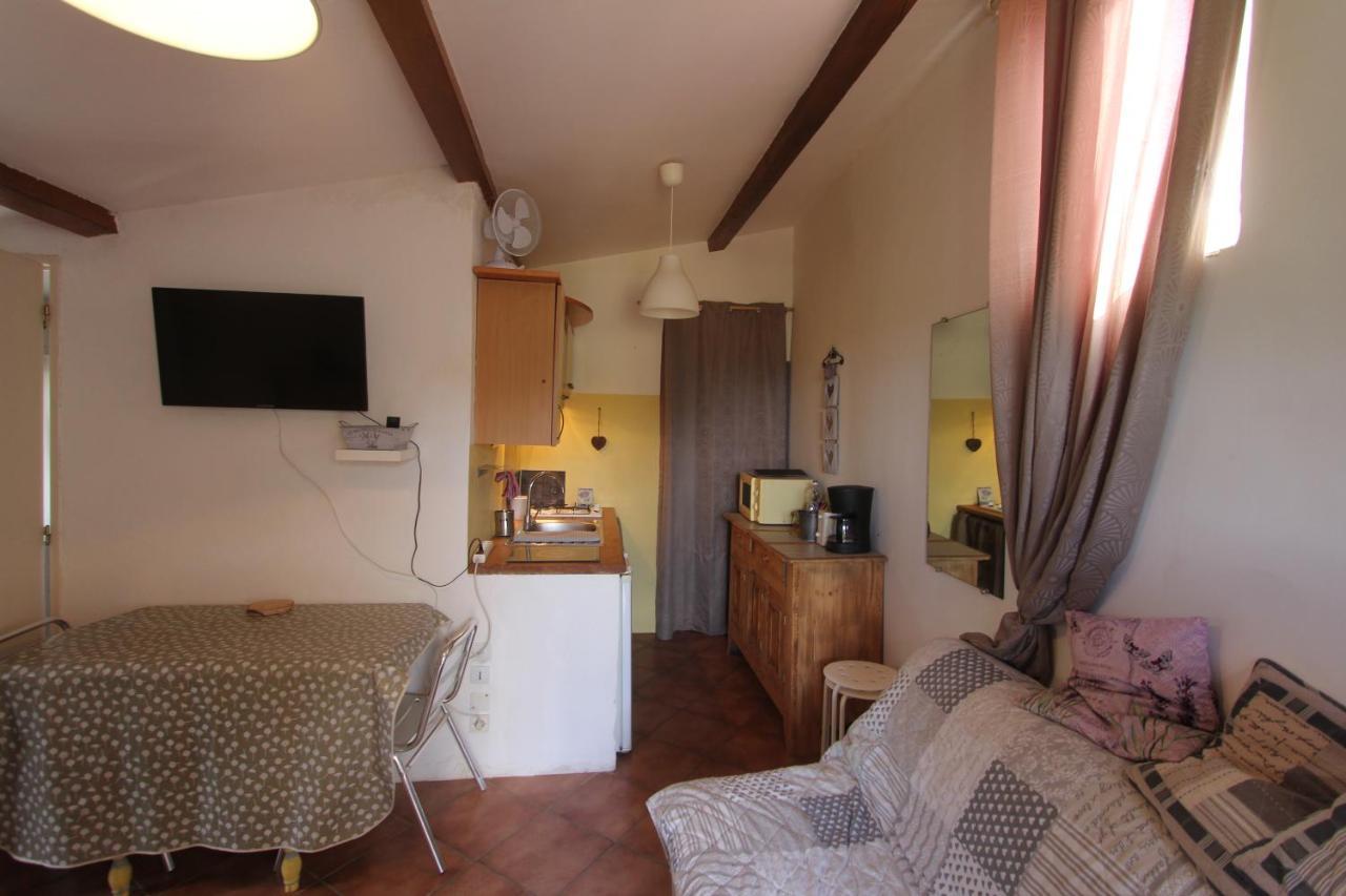 Studio Gard calme et nature Russan Extérieur photo