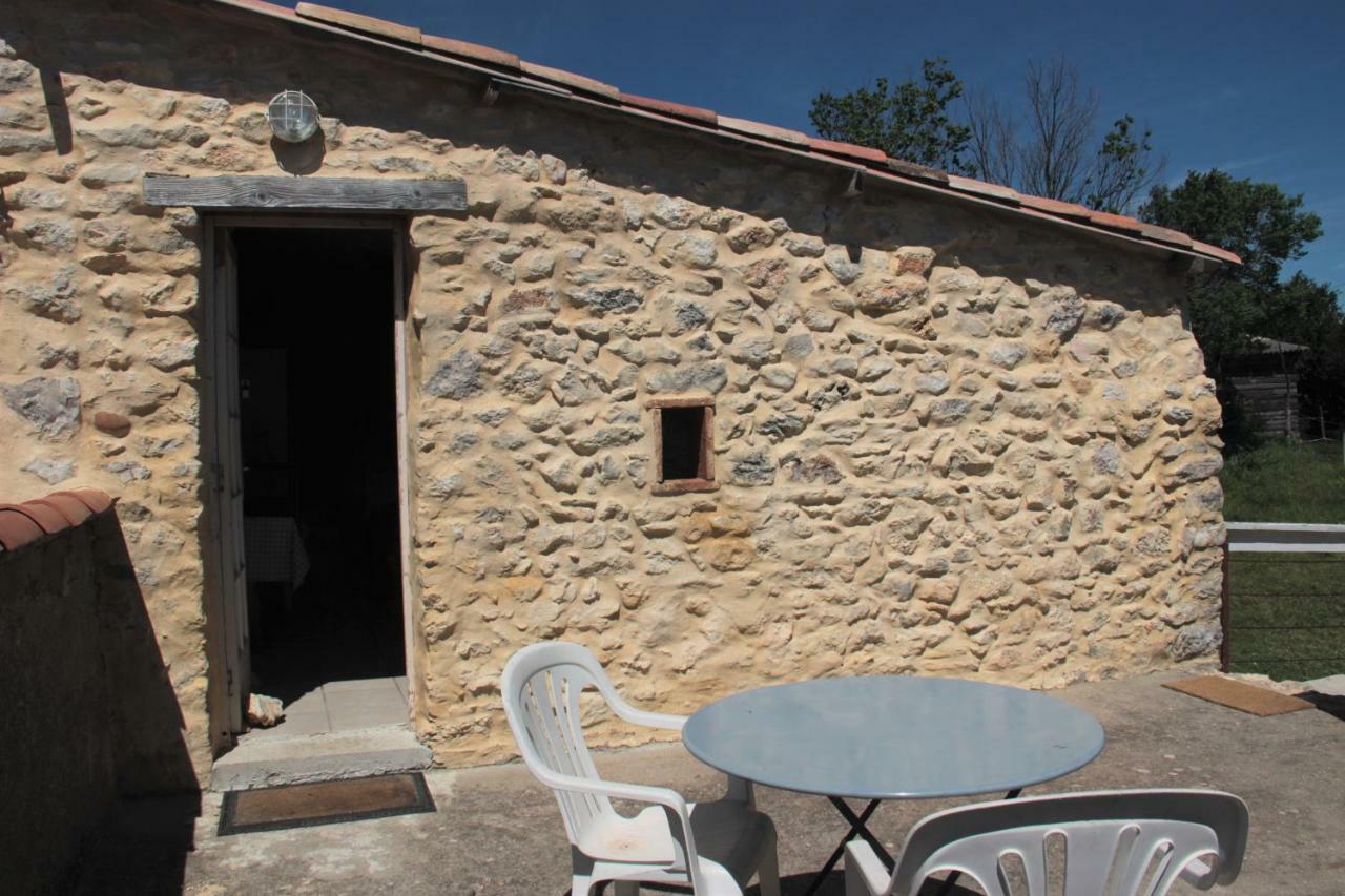 Studio Gard calme et nature Russan Extérieur photo