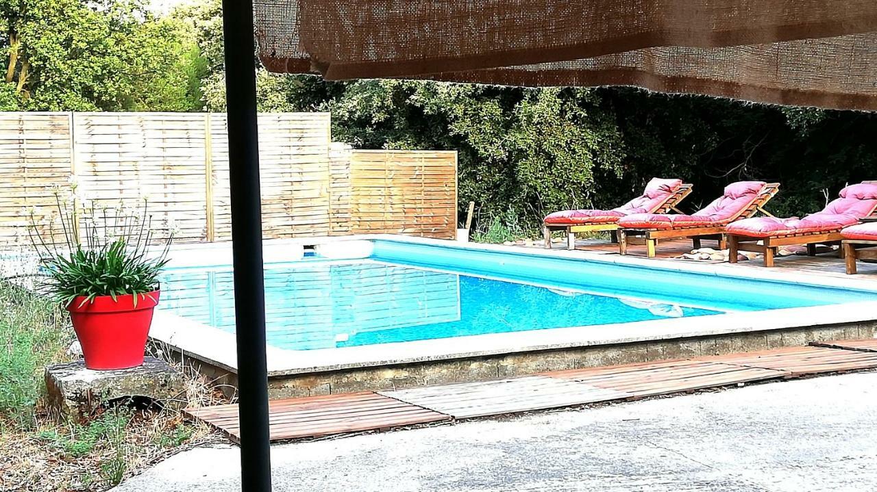 Studio Gard calme et nature Russan Extérieur photo